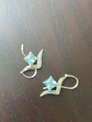 AQUAMARINE AND DIAMONDS EARRINGS