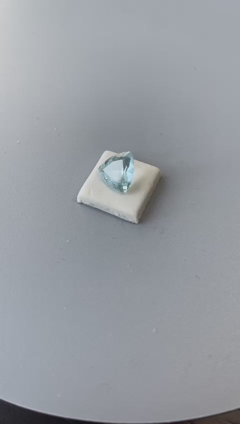 Aquamarine - Brilliant 1.84 ct Triangle Shape Gemstone