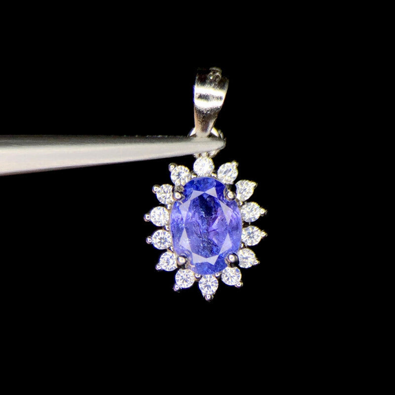 Exquisite Tanzanite Gemstone Pendant - A Touch of Luxury