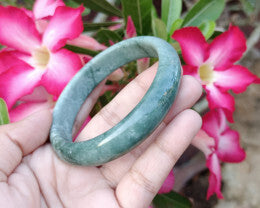 Exquisite Natural Burmese Jade Bangle