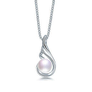 Elegant Pearl Pendant Necklace